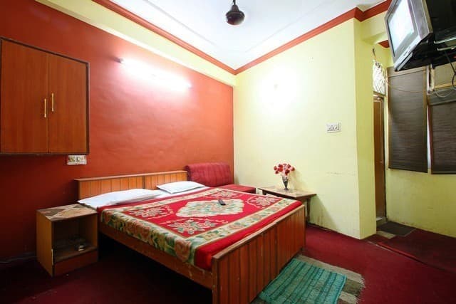 Hotel Santosh Raj, Kanpur 1